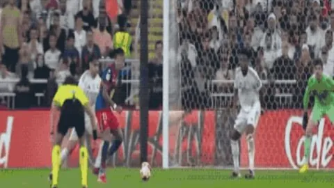 “德国媒体曝：勒沃库森急于寻觅塔替补，已启动基维奥尔转会洽谈”